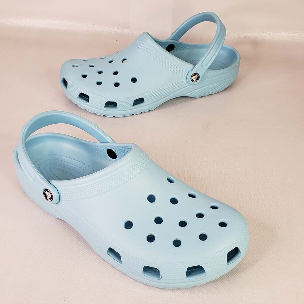 Crocs Classic Clogs Mens Size 13 Slip On North Carolina Blue TarHeels Shoes - Picture 1 of 9